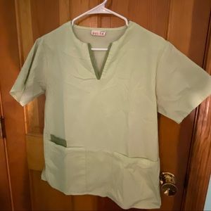 Delta green scrub top (S)